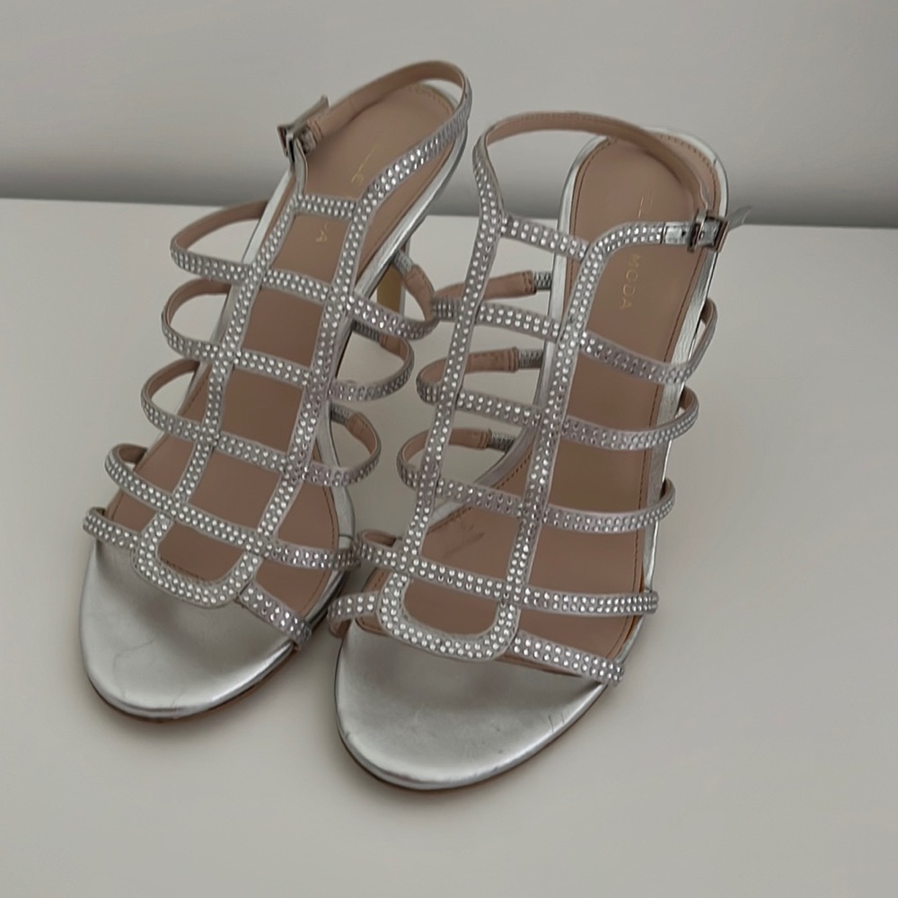Pelle Moda heels